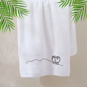 serviette de bain brodée mouton et montagne