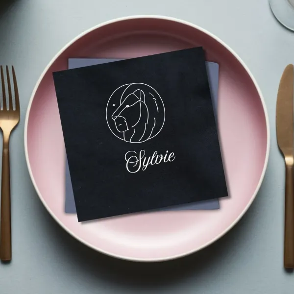 serviette de table brodée signe du lion