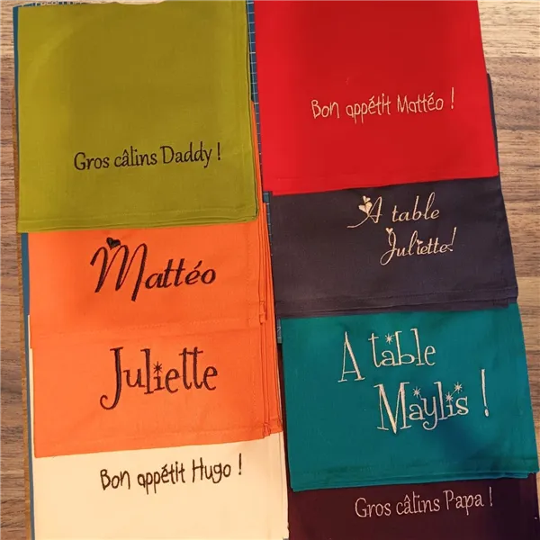 broderie originale sur une serviette de table