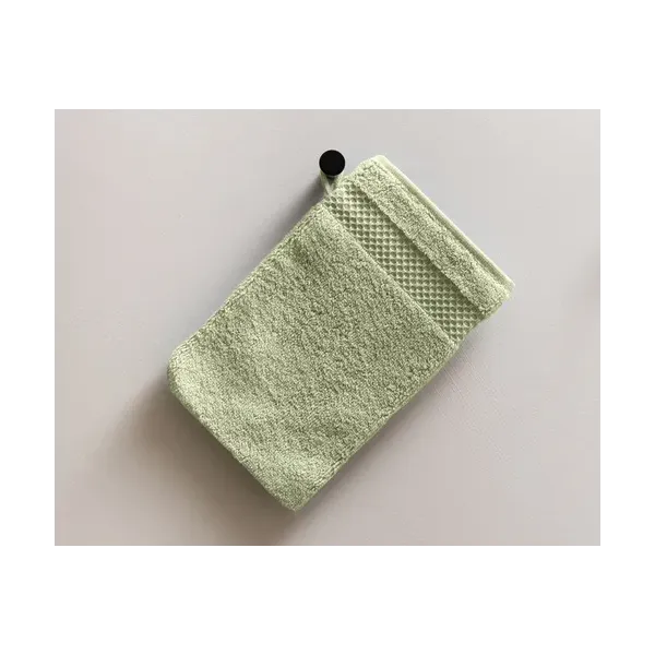 drap de bain brodé vert clair