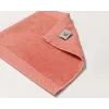 Couleur contemporaine pour notre linge de bain coral brodé