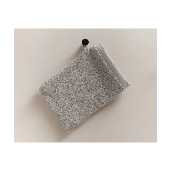 drap de bain recycle brodé gris clair