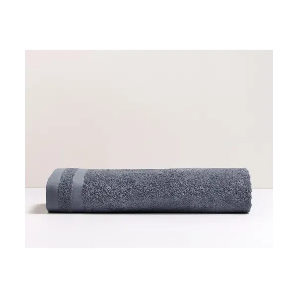 serviette de bain recycle bleu gris brodée