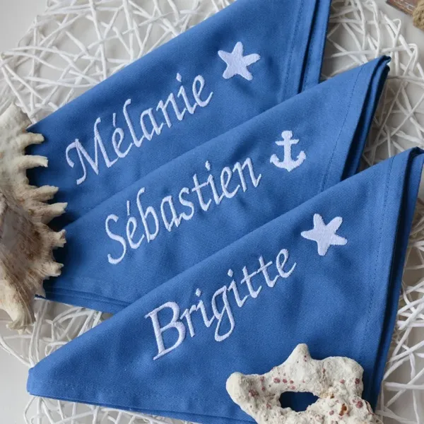 serviette de table thème mer brodée