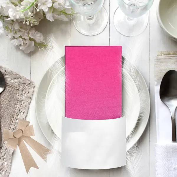 Serviette de table brodée pour un diner entre amoureux